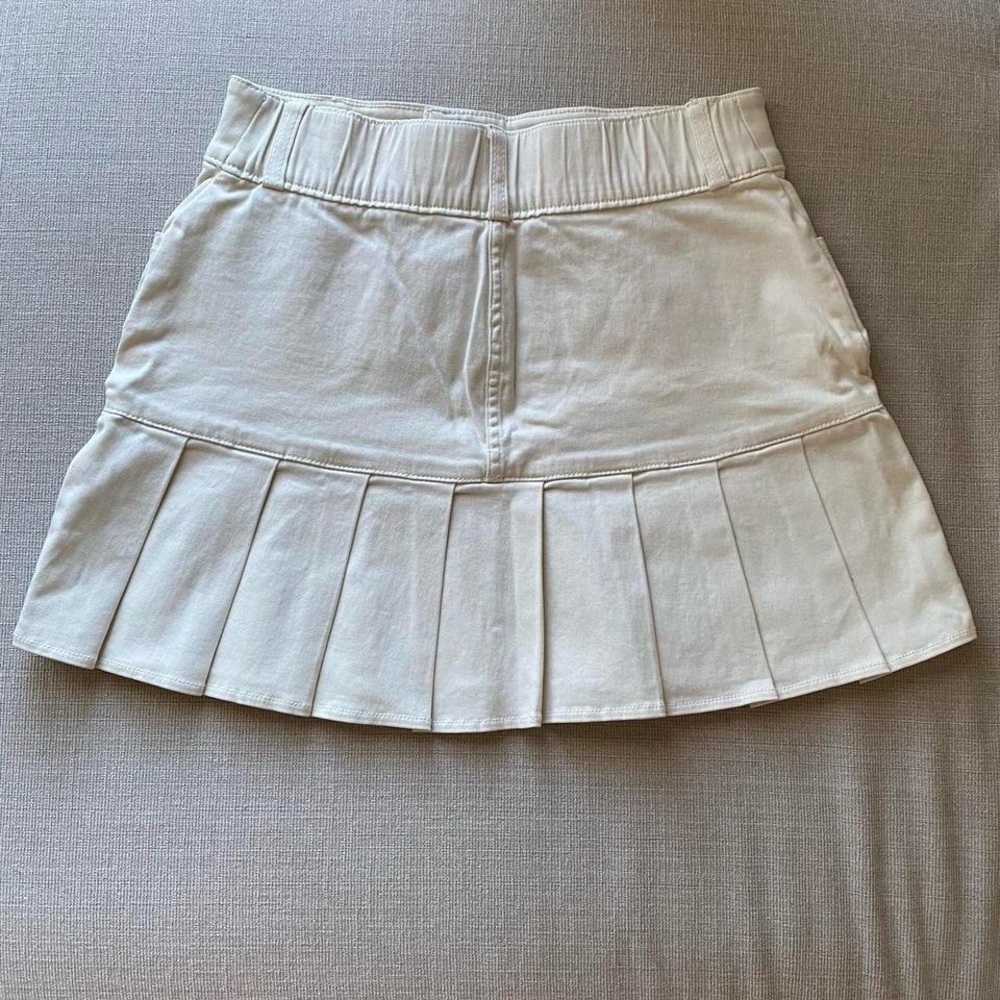 Hollister Cream Pleated Mini Skirt - Picture 2 of 2